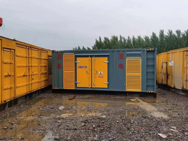 光山柴油发电机如何判断干式空气滤清器是否需要更换？