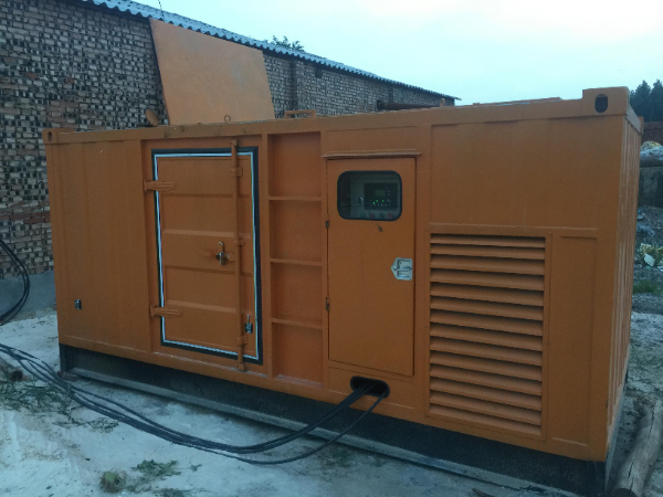 光山发电机组长期使用中，电缆线的敷设路径有哪些要求？